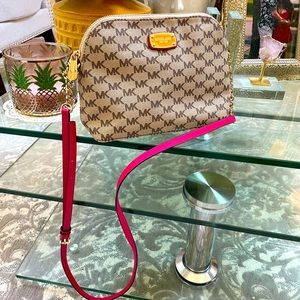 Michael kors sling bag